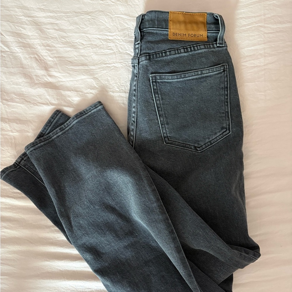 Denim Forum Grey color straight legs jeans